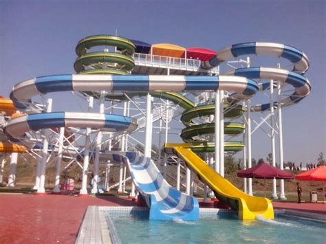 Outdoor Commercial Sprial Fiberglass Water Slides Combination Water Park Attraction