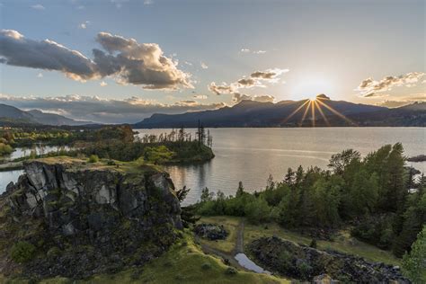 A Prime Sunset In The Columbia River Gorge Oc 5698 X 3804 Photo By