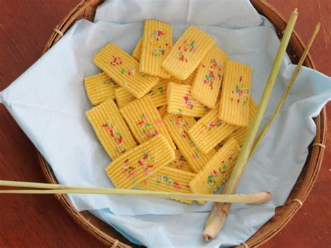Kuih raya famous amos viral 2021! Top 10 'Kuih Raya' for Ramadan - TheHive.Asia