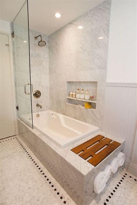 Keep your colors light and bright. 20+ Small Kids Bathtub Shower Designs With Glass Door ...