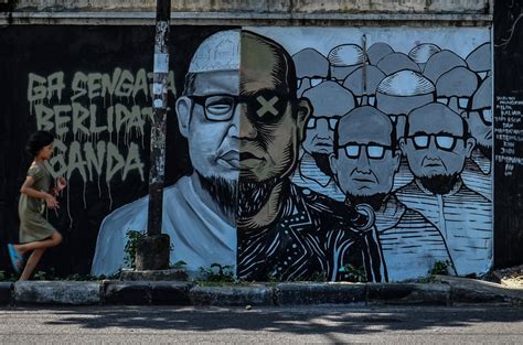 Tudingan rekayasa atas kasus penyiraman penyidik senior komisi pemberantasan korupsi (kpk) novel baswedan menuai beragam reaksi. Novel Baswedan: Fakta-fakta dalam kasus 1.192 hari ...
