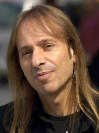 And i heard the tower constructed by hazama gains favor but the other by samsung. Official website - Alain Robert | ВКонтакте
