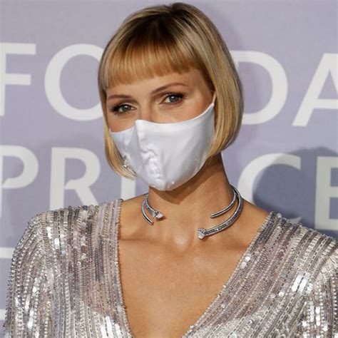 Niente capelli lunghi e look bon ton per charlene, che ha stupito tutti nell'annuale. Charlene di Monaco: Ballo di Natale 2020 con splendido ...