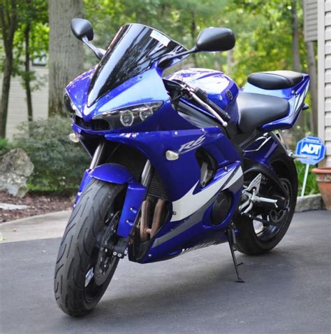 Buy 2005 Blue Yamaha Yzf R6 Low Miles With Extras And On 2040 Motos