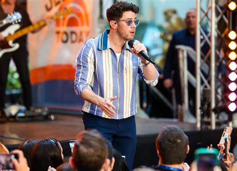 Nick Jonas Dit Que Le Duo Tragique Avec Kelsea Ballerini La Conduit