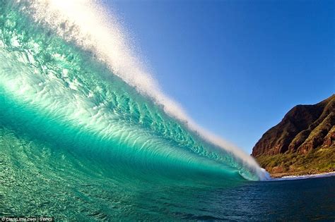 Mailonline Travel Presents A Gallery Of Wave Scenes Daily Mail Online
