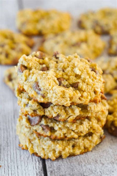 Free from refined sugars, they're healthy but with the natural sweetness of the banana, raisins and maple syrup they're packed with flavour. Banana Oatmeal Cookies are an easy flourless cookie recipe ...