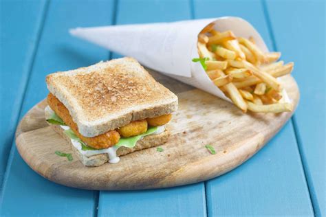Fish Fingers Sandwich With Minutes Tartare Sauce Finger Sandwiches