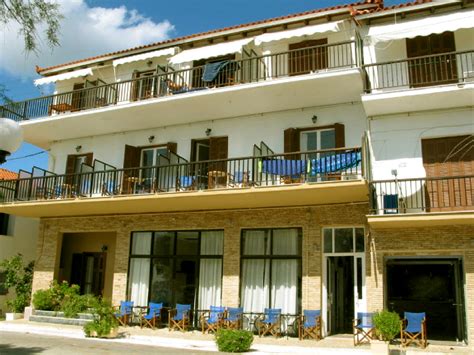 Finikounda, also called finikoundas, is a beautiful tourist resort in southwest peloponnese in finikounda is originally a fishing village and actually it still is, because many people are still fishing. Hotel Korakakis - Finikounda - Peloponnesos - Griekenland