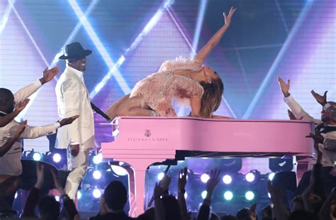 Grammys 2019 Sizzling Performances By Lady Gaga Jennifer Lopez