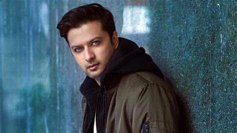 Harshal patel of royal challengers bangalore appeals for the wicket of hardik pandya of. Vatsal Sheth to Star in His First Gujarati Film 'Hoon Mari ...