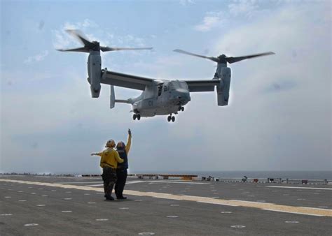 Carriers V 22 Ospreys Us Marines Flock To Philippine Disaster Zone 21st Century Asian Arms Race
