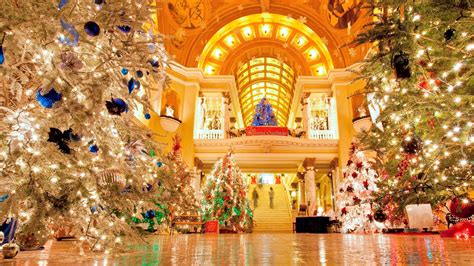 Best Public Christmas Trees To Visit Across The Usa