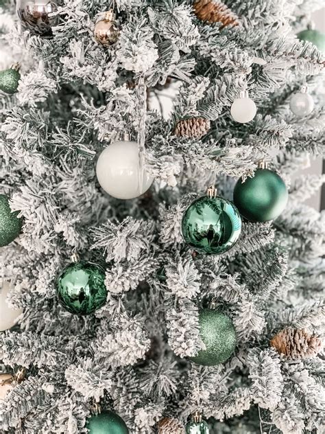 The Prettiest Emerald Green And White Christmas Tree Decor Green