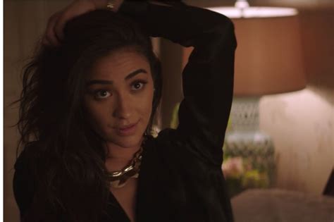 Wcw Shay Mitchell Is The Thriller Queen Of You On Netflix