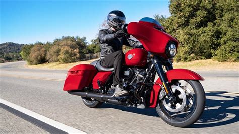 2022 Harley Davidson Street Glide Delivers Refined Power And Technology