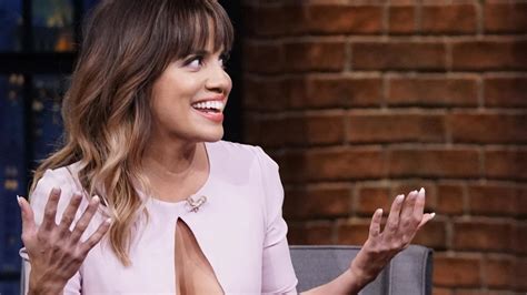 Parks And Recreation Star Natalie Morales Inspires Women To Flaunt