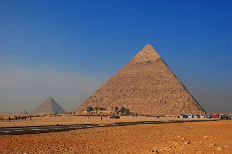 The Pyramid Of Khafre A Majestic Tomb