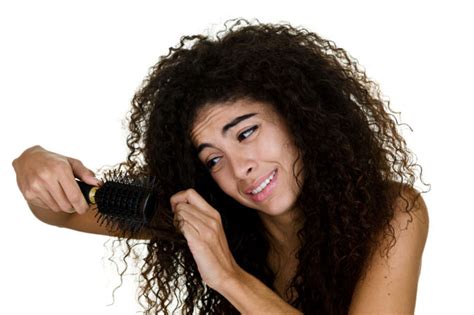 6 Signs Youre Brushing Your Hair Wrong
