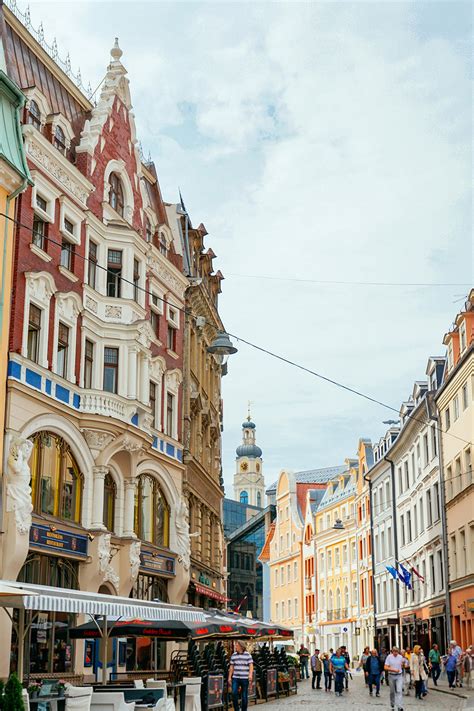 The city lies on the gulf of riga, at the mouth of daugava, riga has an population of approximately 640,000 inhabitants, or 1/3 of the population of latvia. The 20 best thing to do in Riga, Latvia 2019 Edition