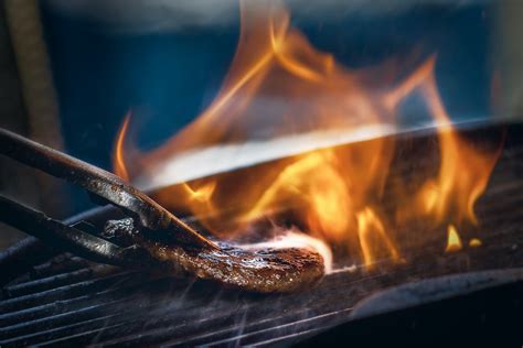 We're a bit obsessed with this stuff. meat on grilling screen photo - Free Fire Image on Unsplash
