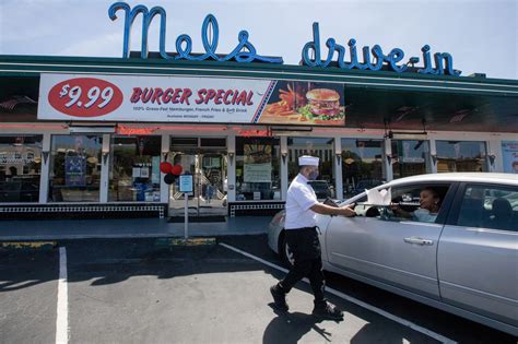 Its 1950 Again As Sf Classic Mels Drive In Brings Back Carhop Service