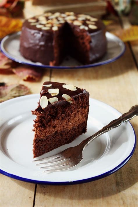 Mi sembra ieri quando, ancora titubante, facevo il mio ingresso nella blogsfera. L'ENNESIMA ... - TORTA CON MOUSSE AL CIOCCOLATO (con ...