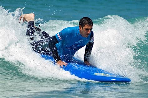 The Basic Tips For Beginner Surfers