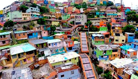 En la Comuna 13 de Medellín no cabe un turista más Radio