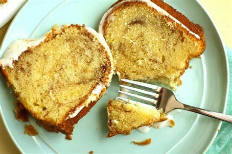 This cake combines two of my favorite things, cinnamon rolls and pound cake plus a delicious cream cheese icing. CINNAMON POUND CAKE | Cinnamon roll pound cake, Pound cake ...