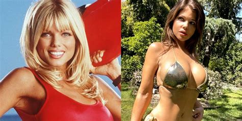 Baywatch Star Donna Derrico Poses In Sexy Lingerie After Revealing She