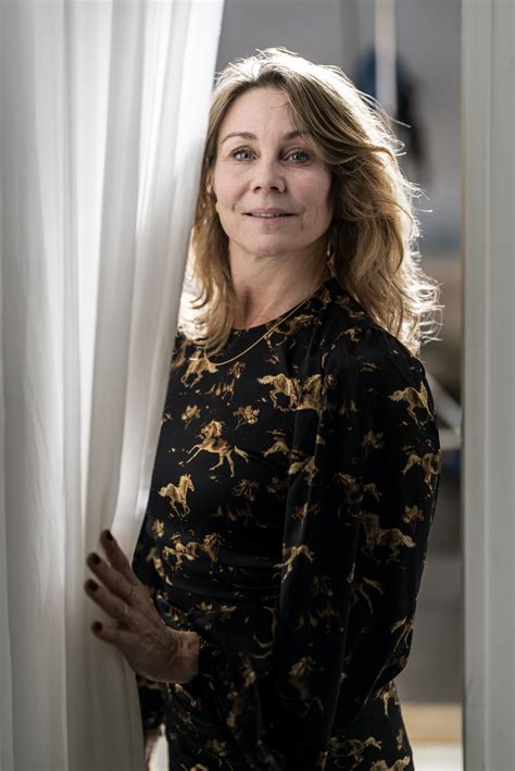 Anne Louise Hassing Deler Afklædt Billede Topløs Ved Havet