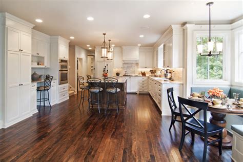 The price varies based on the. Beautiful cabinetry! Are these 10 foot ceilings?
