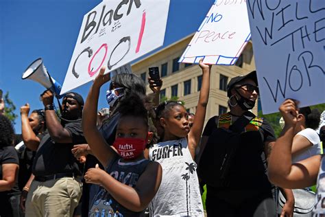 Thousands Gather To Protest Elijahs Mcclains Death In Aurora