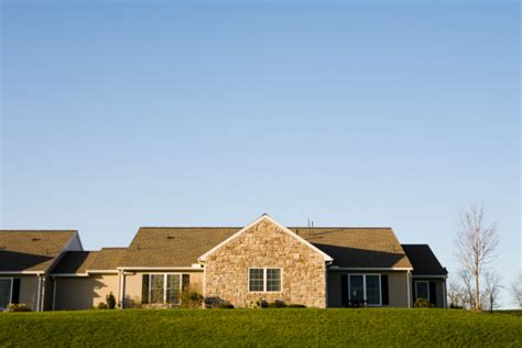 Casa Estilo Rancho Foto de stock y más banco de imágenes de Azul - iStock