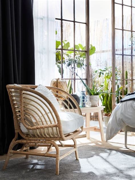 Midcentury rattan armchair or daybed with a modern italian design designed after famous designers of the period. BUSKBO Fauteuil, rotin, Djupvik blanc - IKEA in 2020 ...