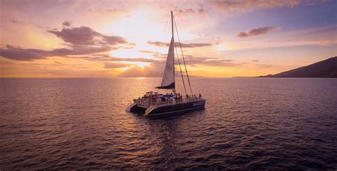Sunset Cruise In Maui Hawaii Sailing Catamaran Catamaran Sunset Cruise