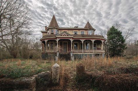 The World S Most Spooky Abandoned Houses