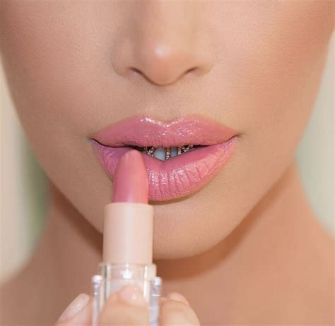 Kkw Pink Creme Lipstick No 2 Kim Kardashian Pink Pink Lipstick Makeup