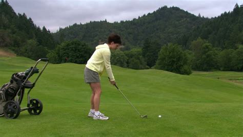 How Far Does A Woman Drive A Golf Ball