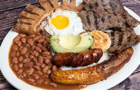The 7 Best Colombian Food Dishes To Try