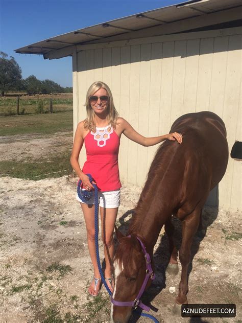 KAYLEIGH MCENANY Feet - AZNudeFeet