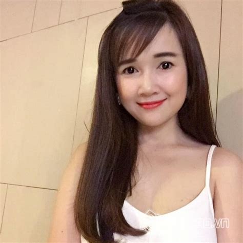 Nhasachphuongnam.com là trang thương mại điện tử của nhà sách phương nam, hệ thống nhà sách thân thuộc của nhiều gia đình việt. Người chị gái làm Nhã Phương khóc nức nở khi nhắc đến là ai?