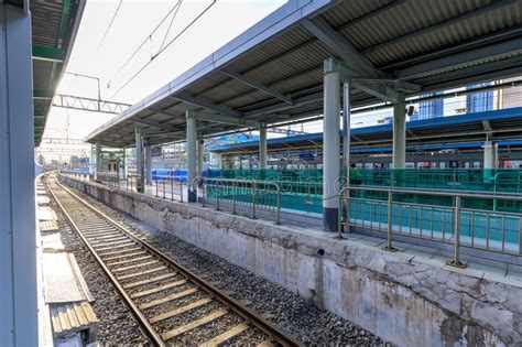 Seoul station druid chap 6. Seoul Subway Platform At Sindorim Station Editorial Photo ...