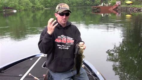 How To Catch Largemouth Bass During The Spawn Youtube