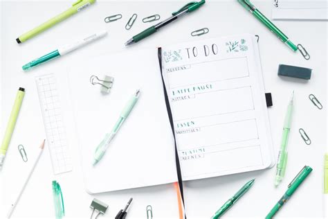 Hier kannst du all deine einnahmen sowie ausgaben auflisten, um zu schauen. 4 Bullet Journal Ideen für Anfänger | schereleimpapier DIY