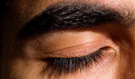 Why Guys Have Longer Eyelashes The Real Reasons Beautywaymag