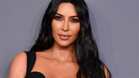 Es ist ein wirklich seltener anblick: Kim Kardashian zeigt ihren Kampf gegen Schuppenflechte