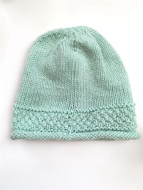 We feature free knitting patterns, knitting tips and advice, free knitting tutorials and great articles about knitting. "Sweet Pea" Hand Knit Moss Stitch Infant Hat