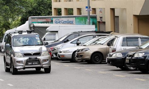 The kuala lumpur city hall (dbkl) will maintain midnight closing time the announcement for businesses to extend operating hours was made by the senior ministry (security) datuk seri ismail. DBKL: Shop Owners Can't Stop You From Parking At Reserved ...